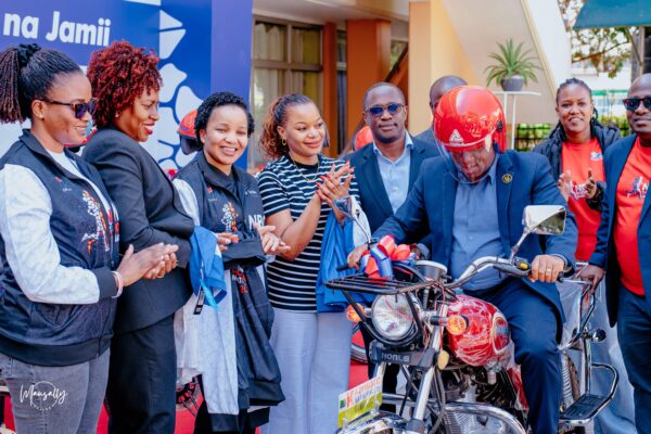 Kuelekea NBC Dodoma Marathon: Benki ya NBC Yakabidhi Pikipiki 10 Kwa jeshi la Polisi Kuimarisha Usalama, Yakabidhi ‘Kits’ kwa Mkuu wa Mkoa Dodoma
