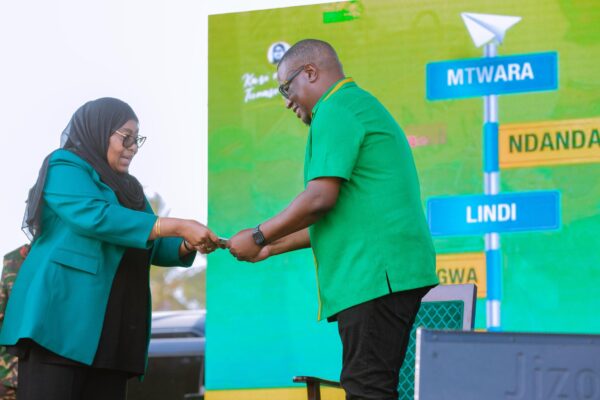 NAPE ATOA UJUMBE MZITO KWA WATANZANIA KUHUSU MGOMBEA URAIS CCM DK.SAMIA