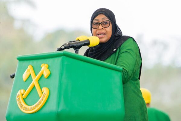 DK.SAMIA SULUHU HASSAN AAHIDI KUJENGA BARABARA YA NJIA SITA KUANZIA KIBAHA
