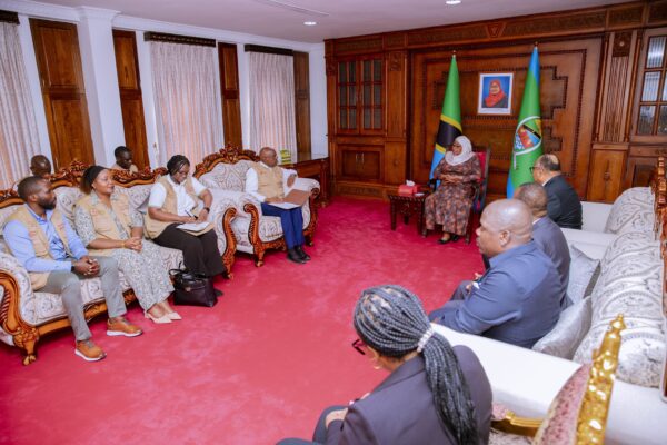 Rais Dkt. Samia Akutana na Kuzungumza na Ujumbe wa Misheni ya Uangalizi wa Uchaguzi kutoka Umoja wa Afrika (AUEOM)