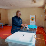 KAILIMA AJITOKEZA KUPIGA KURA, AKAGUA VITUO VYA KUPIGA, JIJINI DODOMA